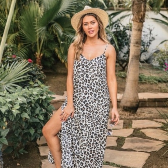 Hopely Dresses & Skirts - Hopely Leopard Print Maxi Dress from Pink Lily
Boutique
size S